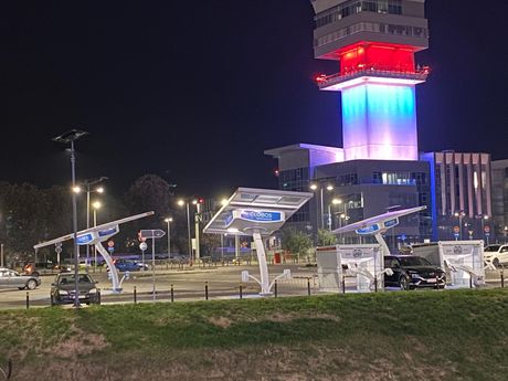 Belgrade Airport postavlja nove standarde Solarni punjaci za e vozila