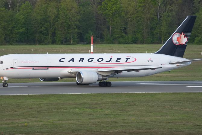 Cargojet Boeing 767-300