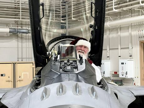 NORAD deda mraz NORAD deda mraz