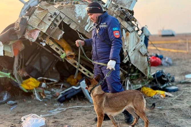 Kazahstan Aktau avion nesreća udes tragedija Airlines Embraer 190