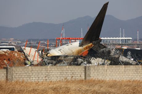 Južna Koreja, avionska nesreća, avion udario u zid Južna Koreja, avionska nesreća, avion udario u zid