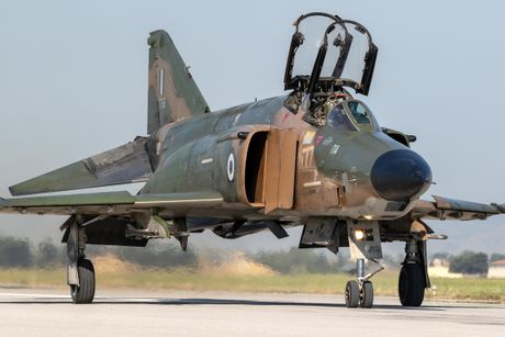 Phantom F-4 Phantom F-4