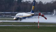 Avion Rajanera iz Pize ka Škotskoj sleteo u Mančester sa gotovo praznim rezervoarima
