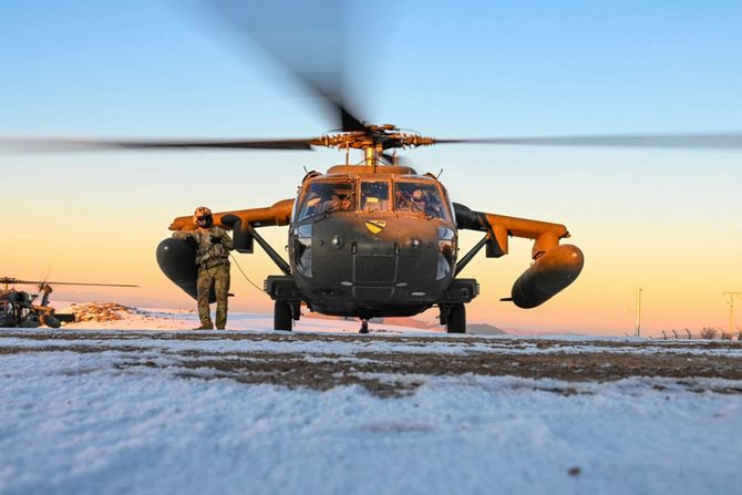UH-60 Black Hawk crni jastreb helikopter UH-60 Black Hawk crni jastreb helikopter