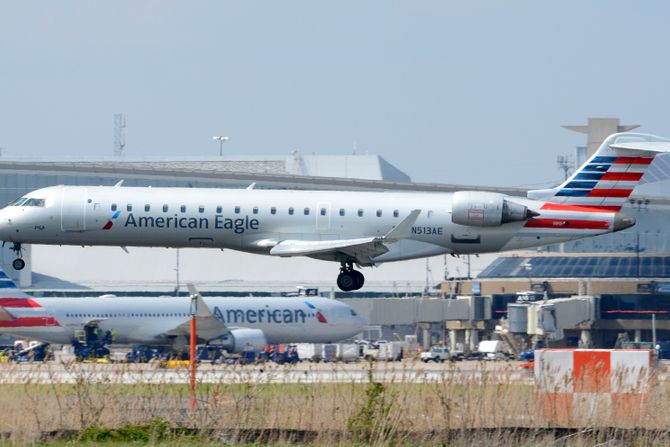 American Eagle CRJ700 American Eagle CRJ700