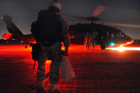 UH-60 Black Hawk crni jastreb helikopter