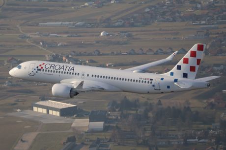 Hrvatska, Rafalei, avion Croatia Airlinesa s Hrvatskom rukometnom reprezentacijom