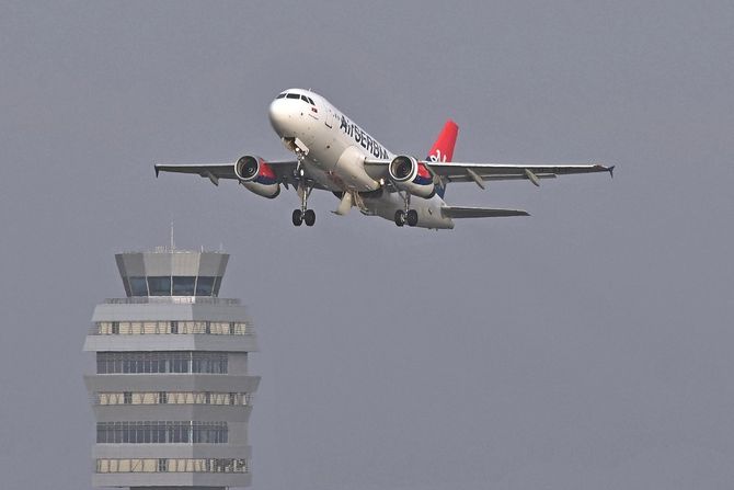 Air Serbia Airbus A319, SMATSA kontrola letenja toranj