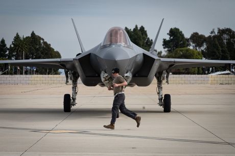 Lockheed Martin F-35 Lightning II Lockheed Martin F-35 Lightning II