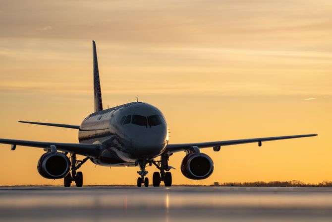 SSJ 100 SSJ 100