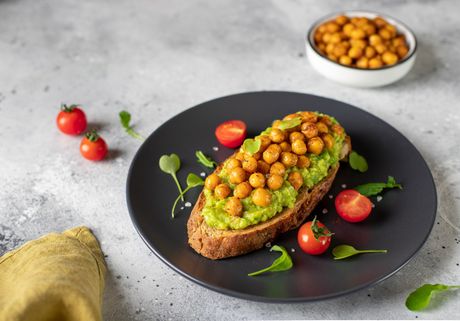 avokado tost sa leblebijama