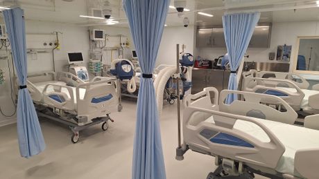 Italijanski nosač aviona Trst Trieste