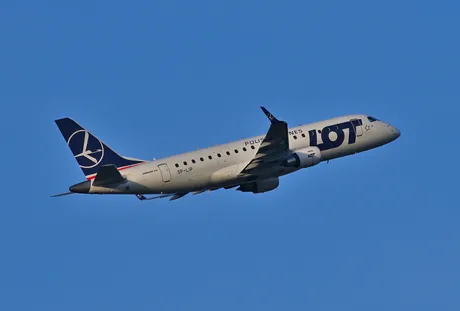 LOT Embraer 175