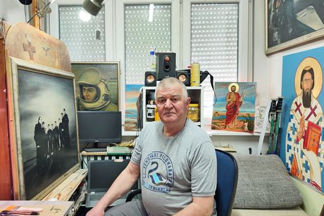 potpukovnik Đorđe Ivanov, autor makete MiG-29 1999. godine potpukovnik Đorđe Ivanov, autor makete MiG-29 1999. godine