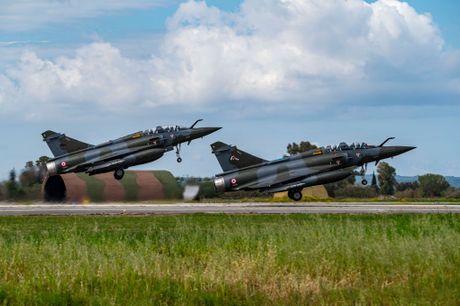 Mirage 2000 avion Miraž Mirage 2000 avion Miraž