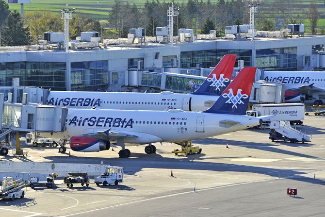 Air Serbia Airbus A319 A320