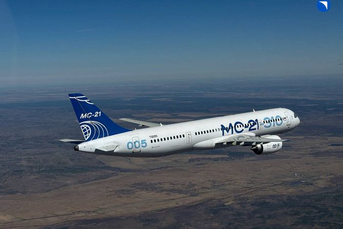Avion Jakovljev Yakovlev MC 21