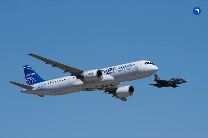 Avion Jakovljev Yakovlev MC 21