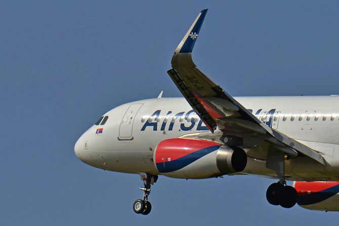 Air Serbia Airbus A320 sharklets YU-APO