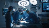 Revolucionarna ksenotransplantacija: Genetski modifikovani svinjski bubreg održao čoveka u životu 271 dan