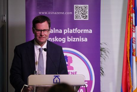 Žene, platforma takmičenje, OsnaŽene