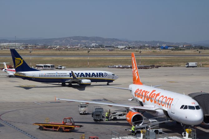 Ryanair easyJet