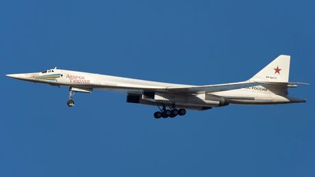 Tupolev Tupoljev Tu-160 bombarder