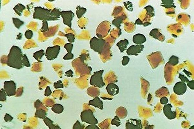 vulkansko staklo, Mesec