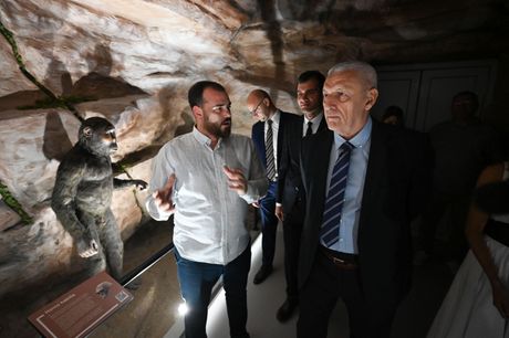 Ministar nauke Bela Balint, Prirodnjački centar u Svilajncu