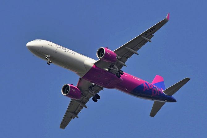 Wizzair Abu Dhabi Airbus A321 Wizzair Abu Dhabi Airbus A321