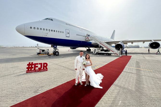 Sem Čui i Fiona venčanje u avionu