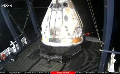 Dragon SpaceX Ax-4