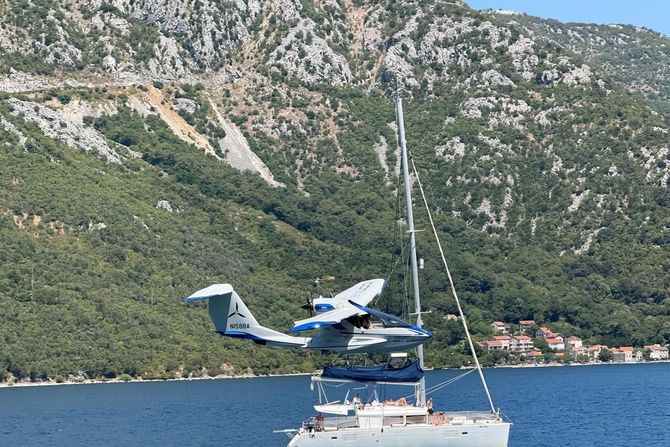 Hidroavion, Boka, Bokokotorski zaliv, Crna Gora