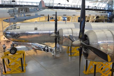 B-29 Superfortress ENOLA GAY