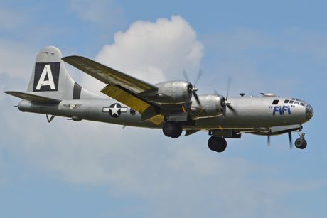 B-29 Superfortress, Super tvrđava bombarder , 2. svetski rat