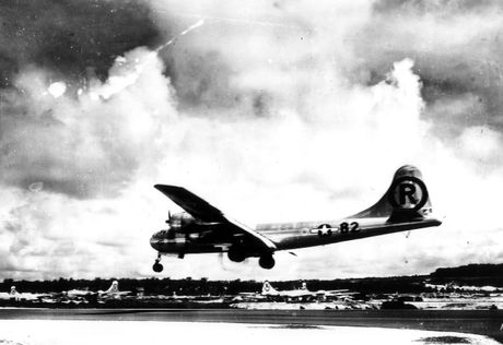 B-29 Superfortress ENOLA GAY