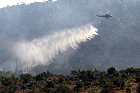 Bell 412 helikopter Vojska Crne Gore, požari