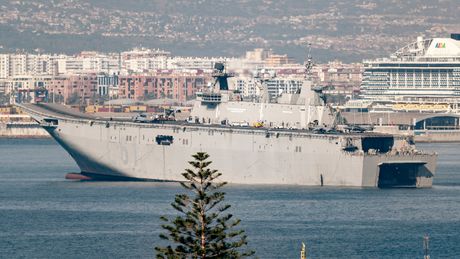 Nosač aviona Huan Karlos