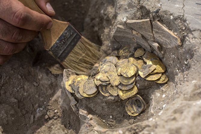 Riznica zlatnog novca