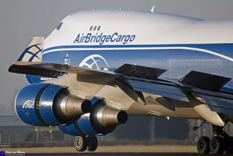 Volga-Dnepr Boeing 747 cargo
