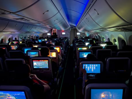 Avion zamračena svetla u kabini Avion zamračena svetla u kabini