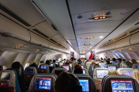 Avion zamračena svetla u kabini Avion zamračena svetla u kabini
