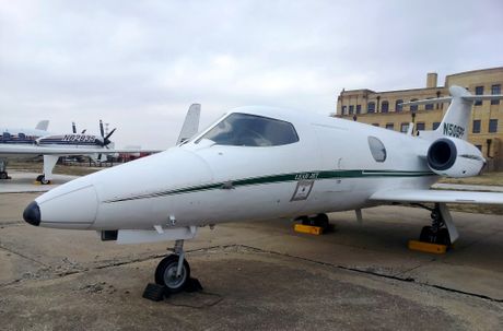 Avion Learjet 23
