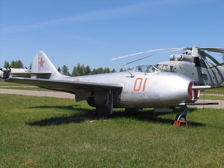 MiG 9