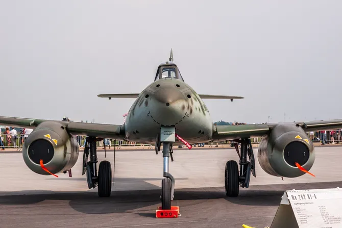Messerschmitt Me-262 Messerschmitt Me-262