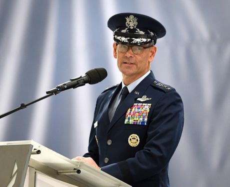 General Kenet Vilsbah USAF
