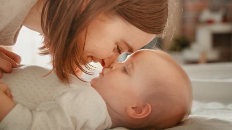 mama, beba, žena, novorođenče, dete