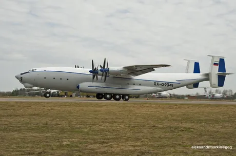 Avion Antonov An 22