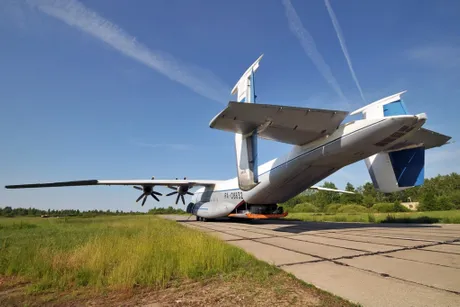 Avion Antonov An 22