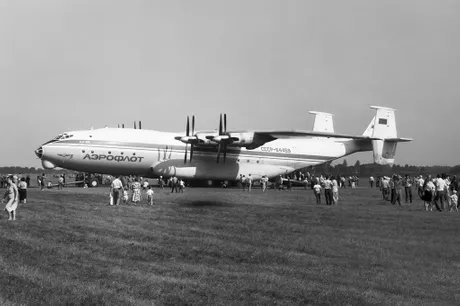 Avion Antonov An 22
